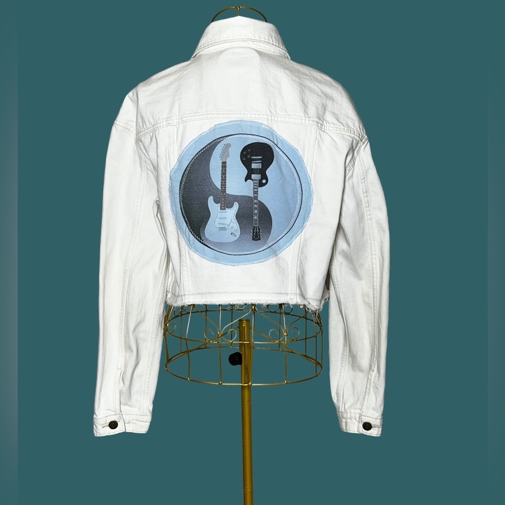 Old Navy Off-White Denim Cropped Jacket w/ Guitar Design, Pockets, & Fray Hem, M